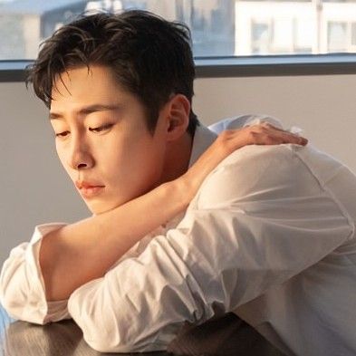 A moment captured by a fan of Lee Jaewook