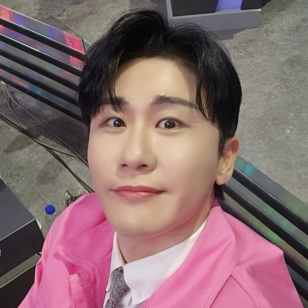 Behind-the-scenes cut of Young Tak