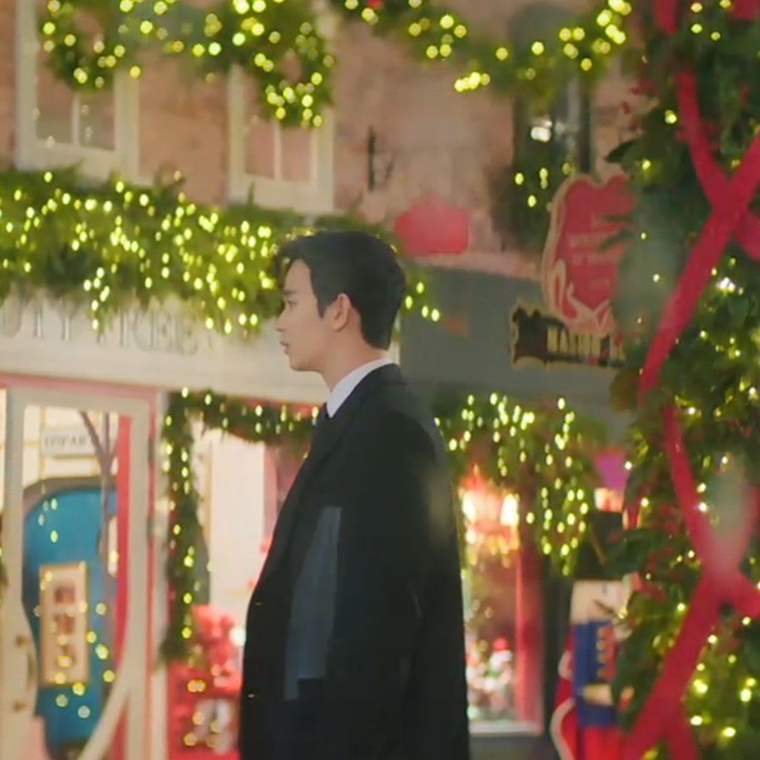 Behind-the-scenes cut of Kim Soohyun