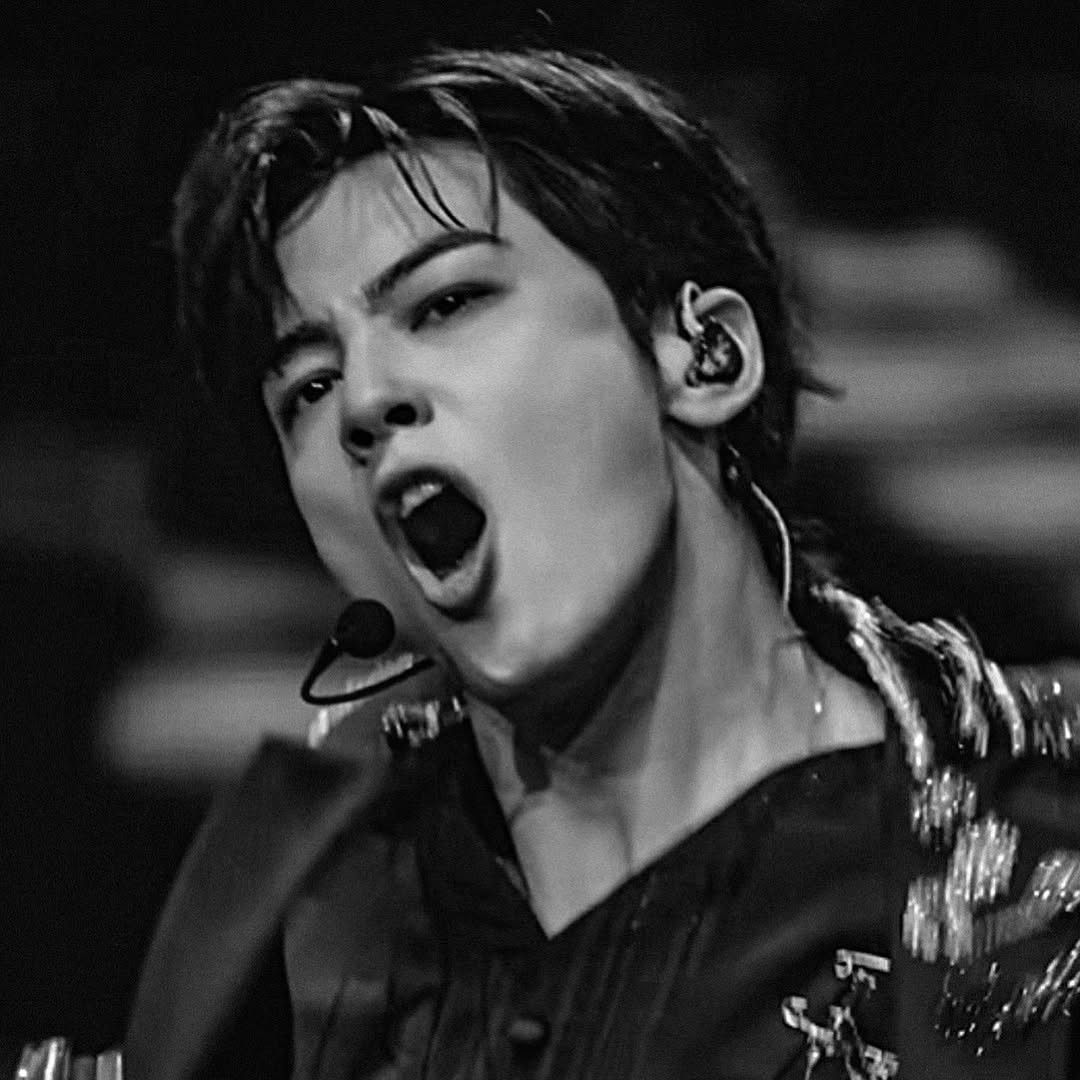 Recent activity shot of Cha Eunwoo