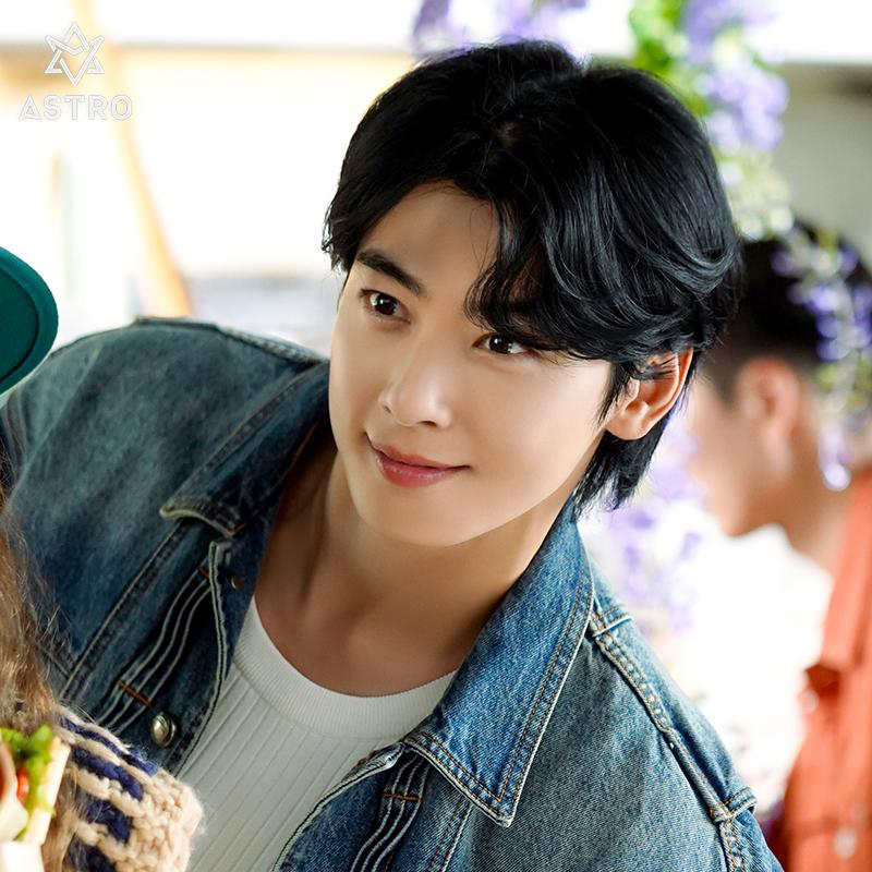 Momen yang diabadikan oleh penggemar Cha Eunwoo