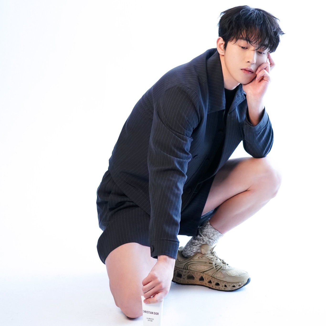 Behind-the-scenes cut of Nam Joohyuk