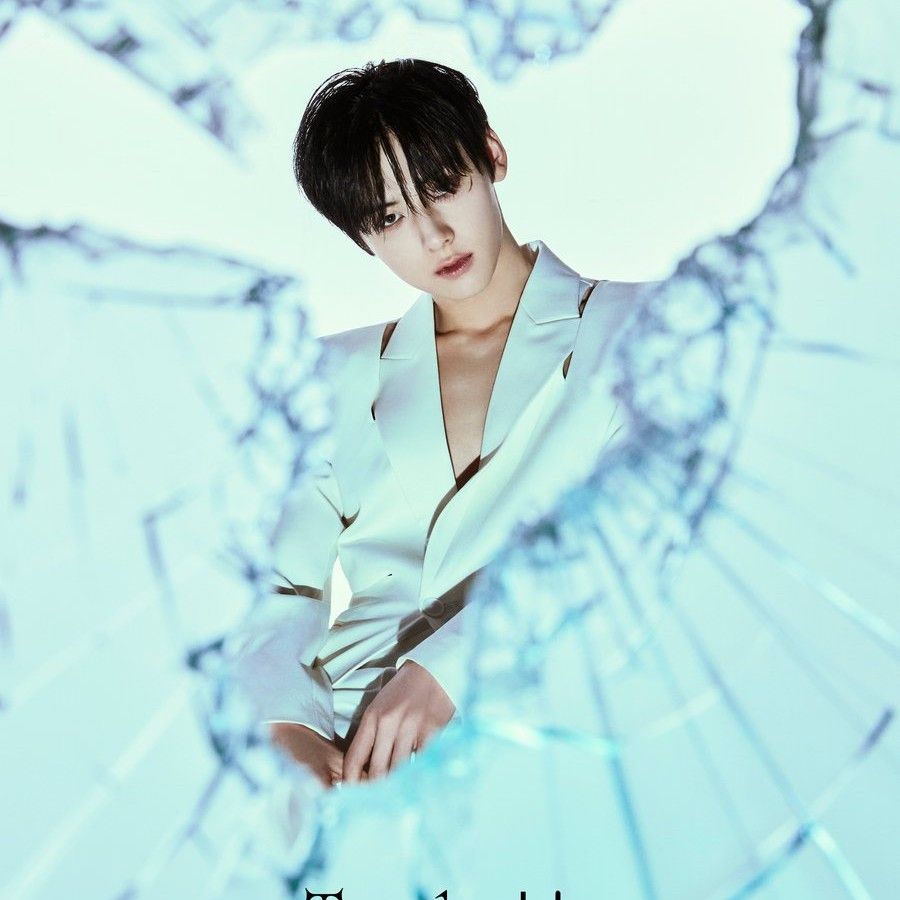 A moment captured by a fan of Hwang Minhyun