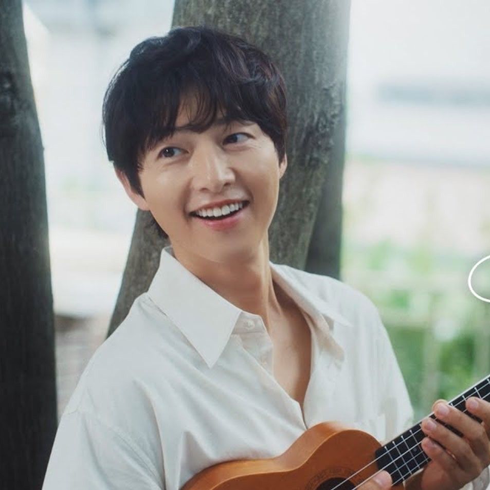 Recent activity shot of Song Joongki