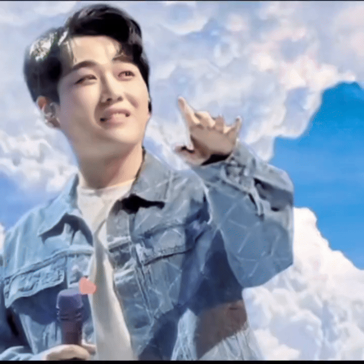 Latest photo of Hwang Youngwoong