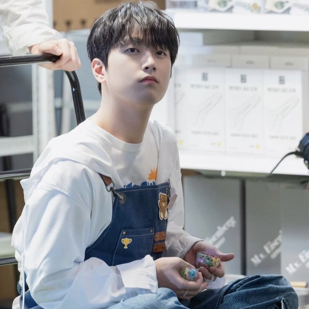 Cuplikan di balik layar dari Lee Chanwon