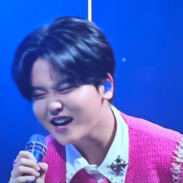 A moment captured by a fan of Park Sungon