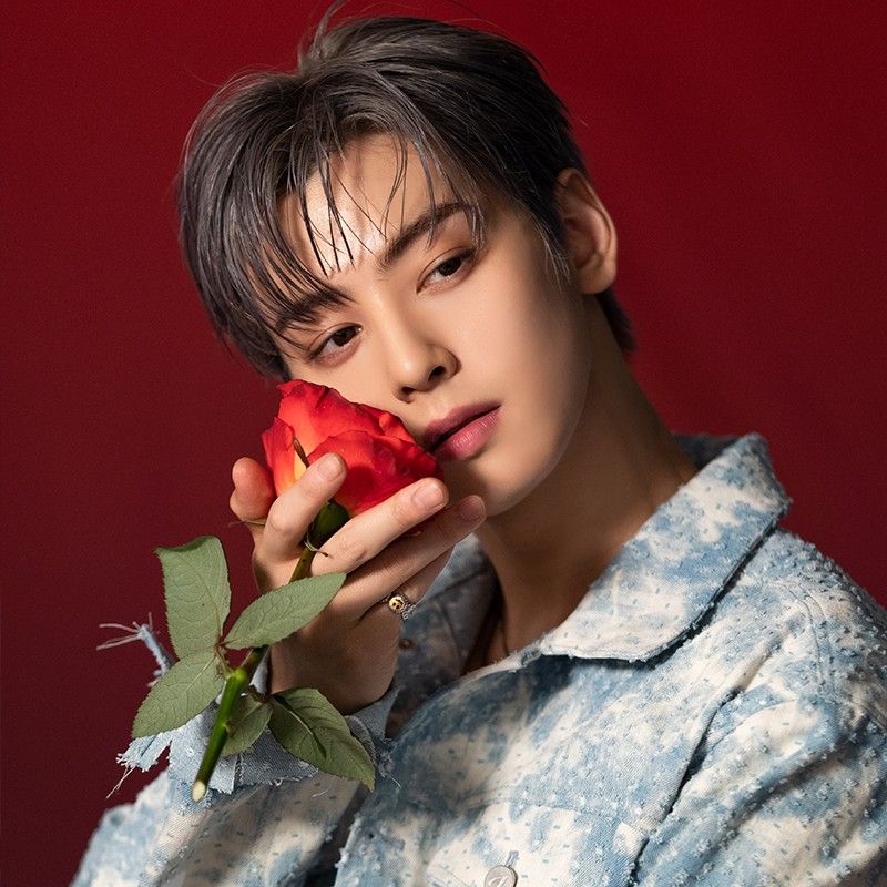 Recent activity shot of Cha Eunwoo