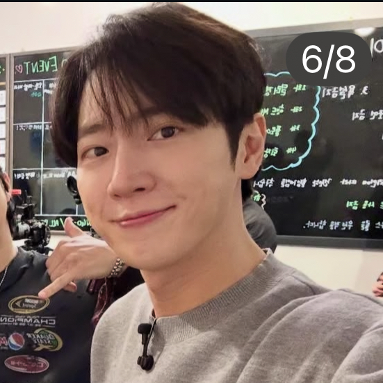 A moment captured by a fan of Lee Sangyeob