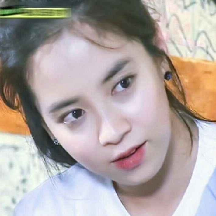 A moment captured by a fan of Song Jihyo