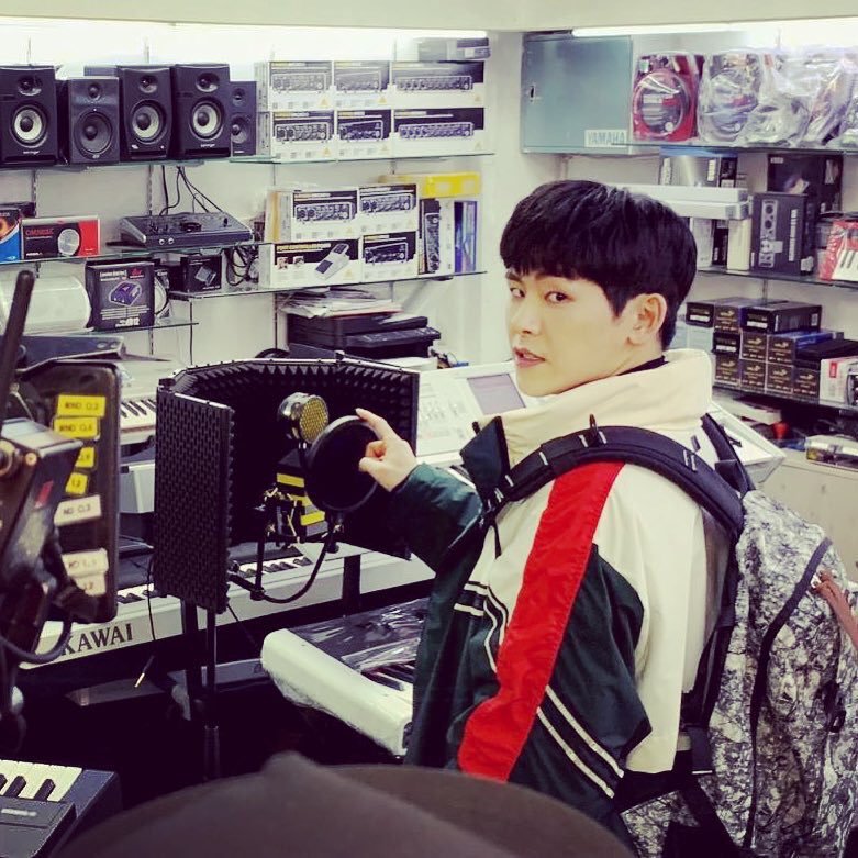 Behind-the-scenes cut of Hoya