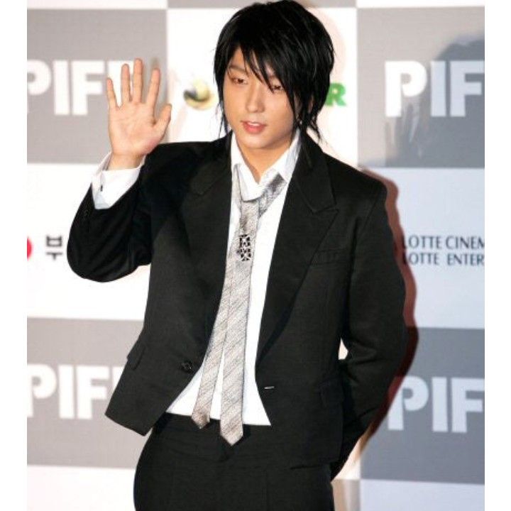 今日最も話題のセレブコミュニティフィード