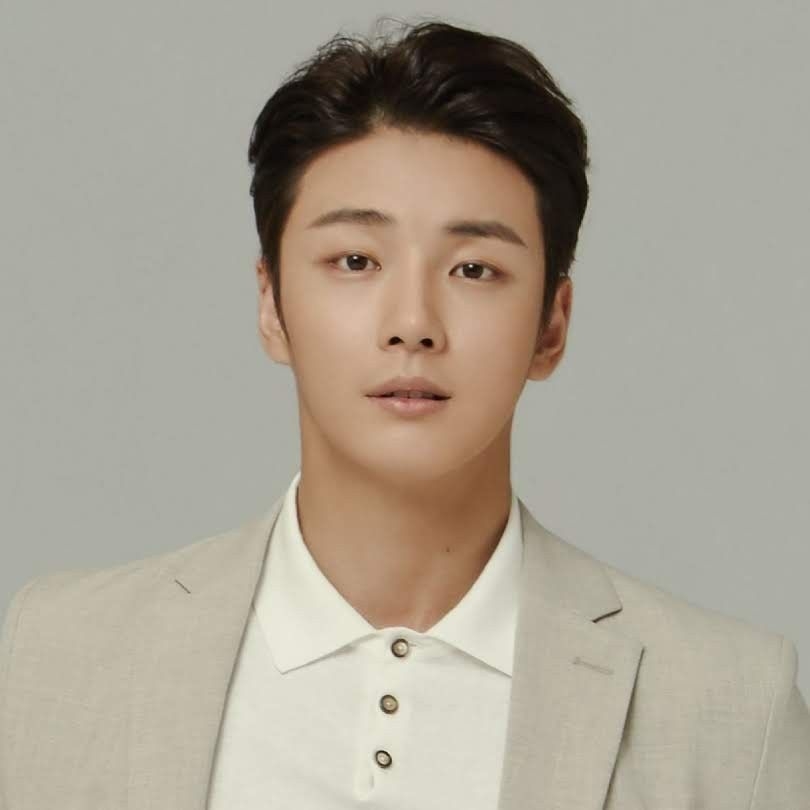 Recent activity shot of Yoon Shiyoon