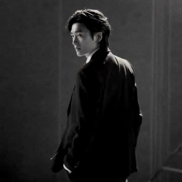 Behind-the-scenes cut of Park Hyungsik