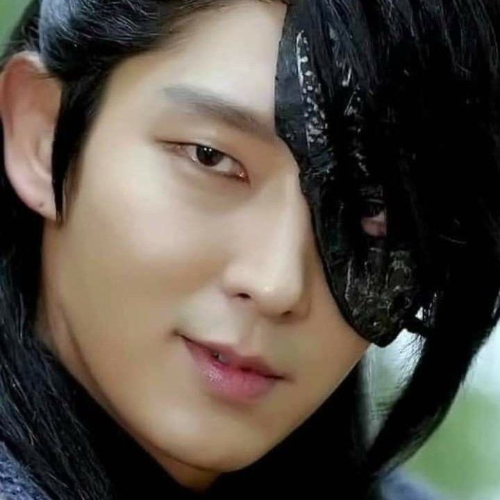 Behind-the-scenes cut of Lee Joongi