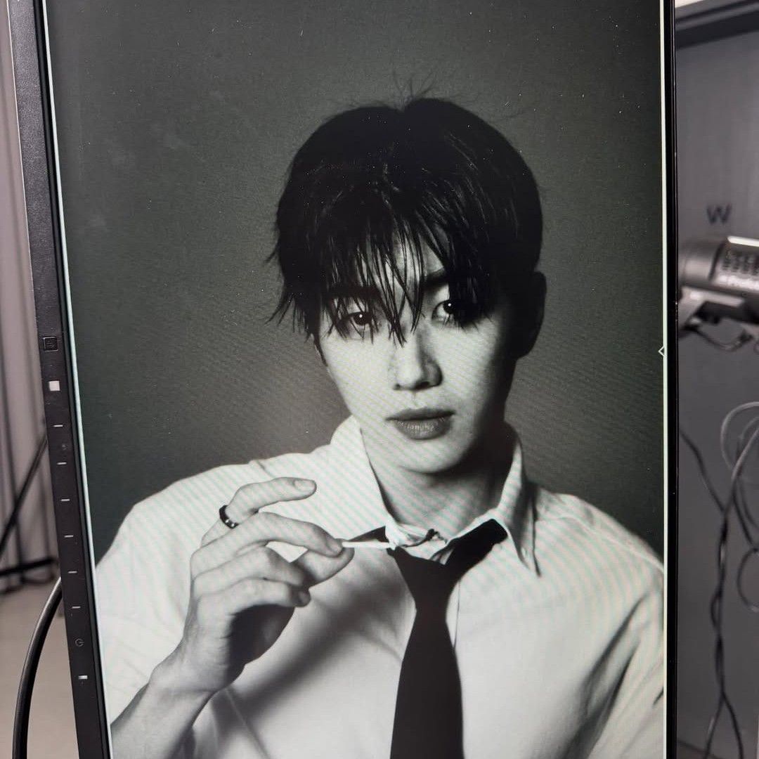 Behind-the-scenes cut of Kang Hoon