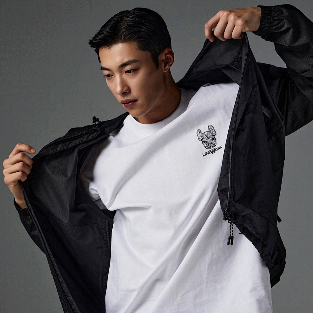 A moment captured by a fan of Woo Dohwan