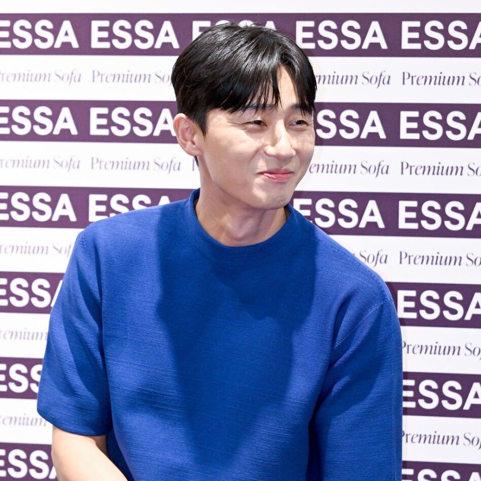 Recent activity shot of Park Seojoon