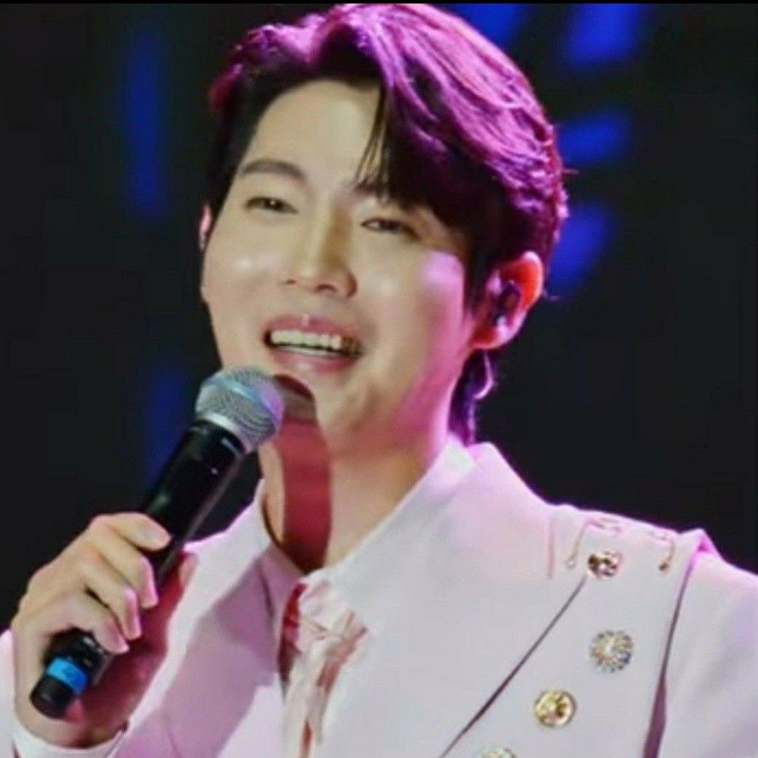 Latest photo of Son Taejin