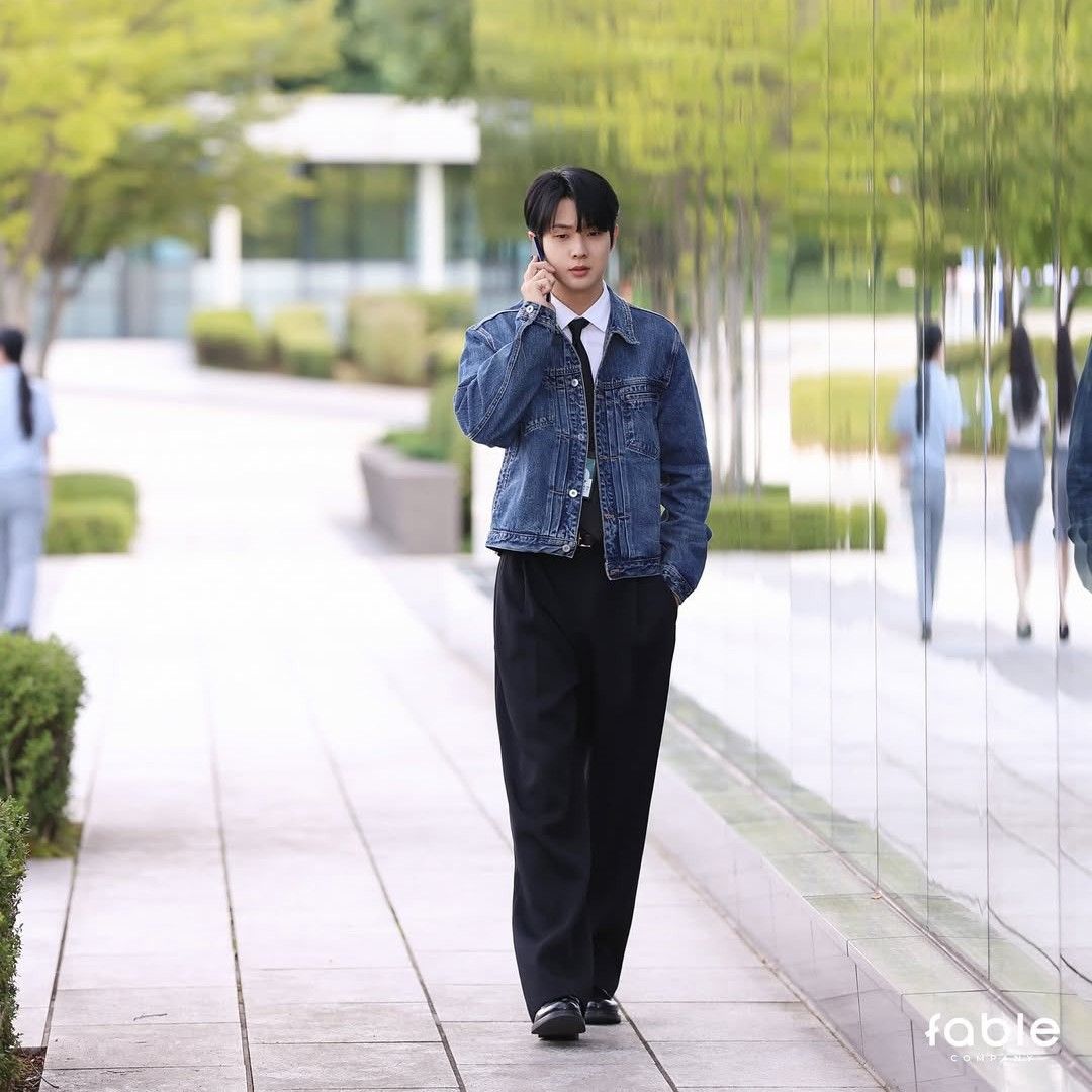 A moment captured by a fan of Choi Wooshik