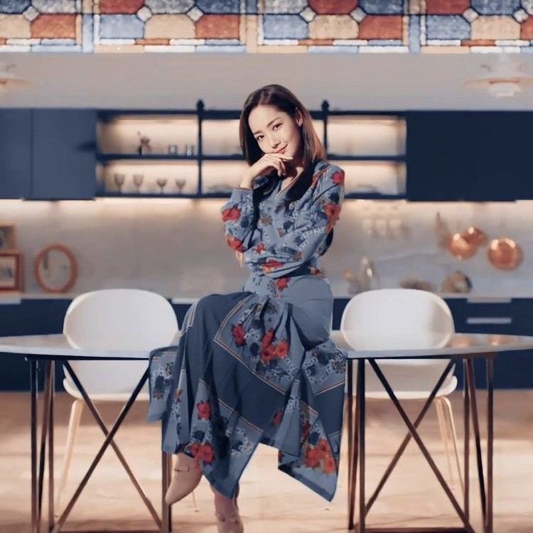 Behind-the-scenes cut of Park Minyoung