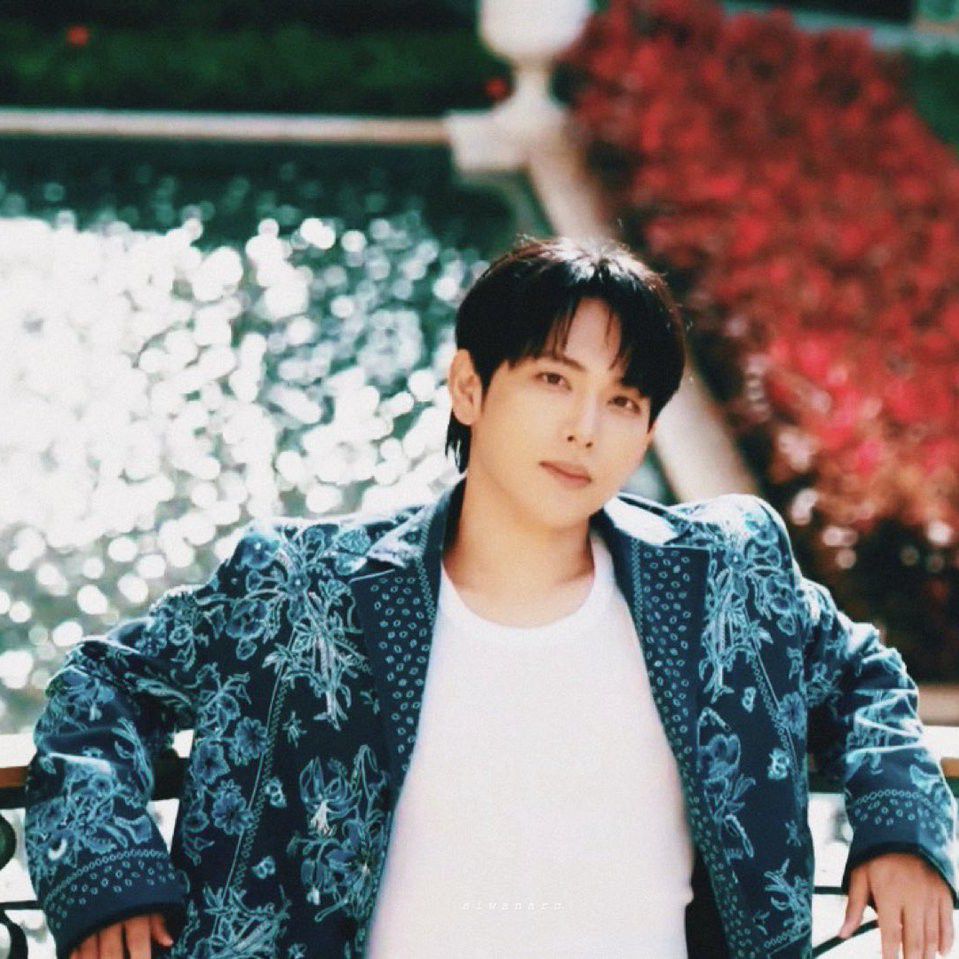 Behind-the-scenes cut of Lim Siwan