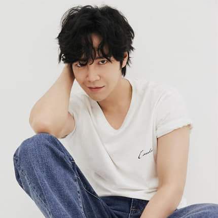 Foto kegiatan terbaru dari Jang Geunsuk