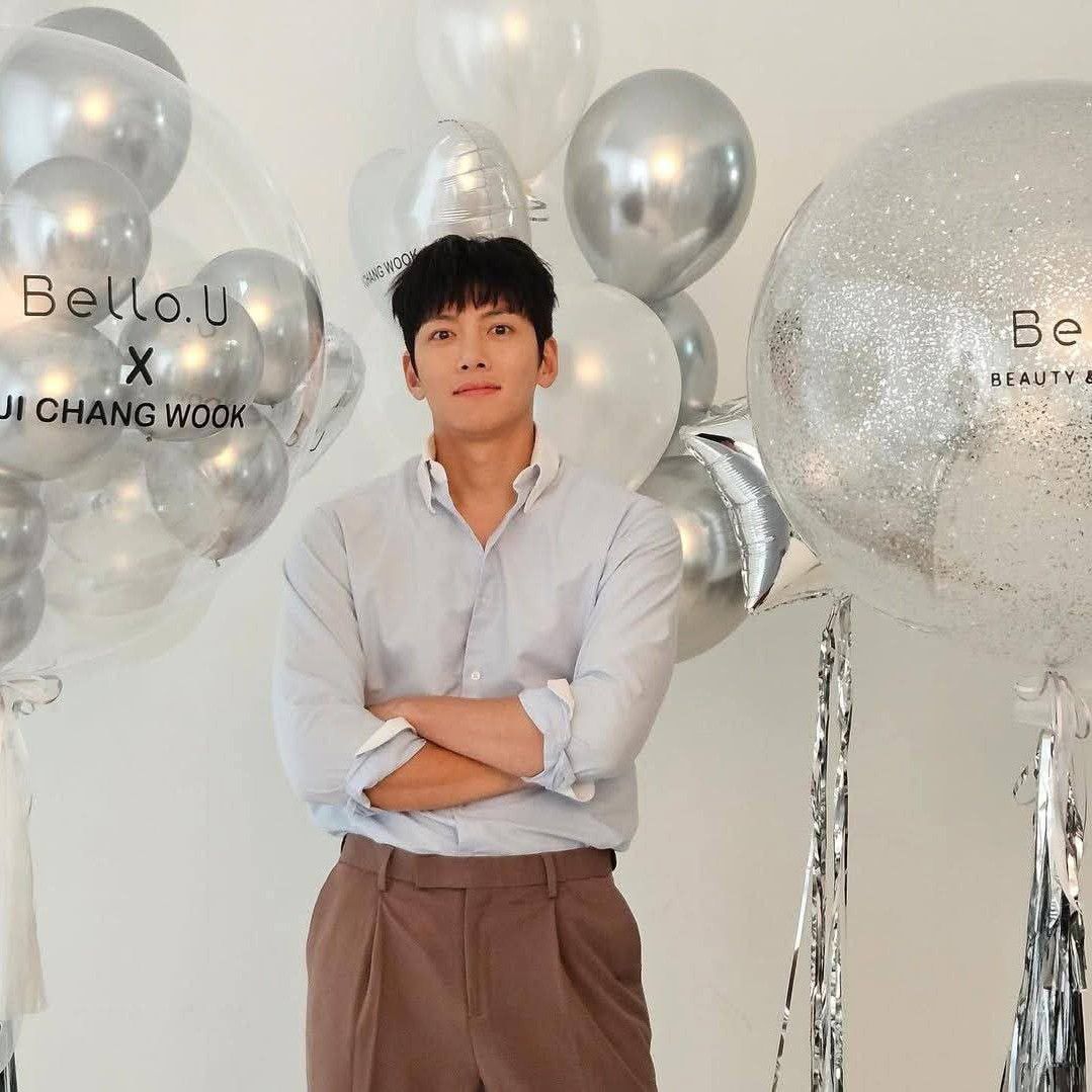 Behind-the-scenes cut of Ji Changwook