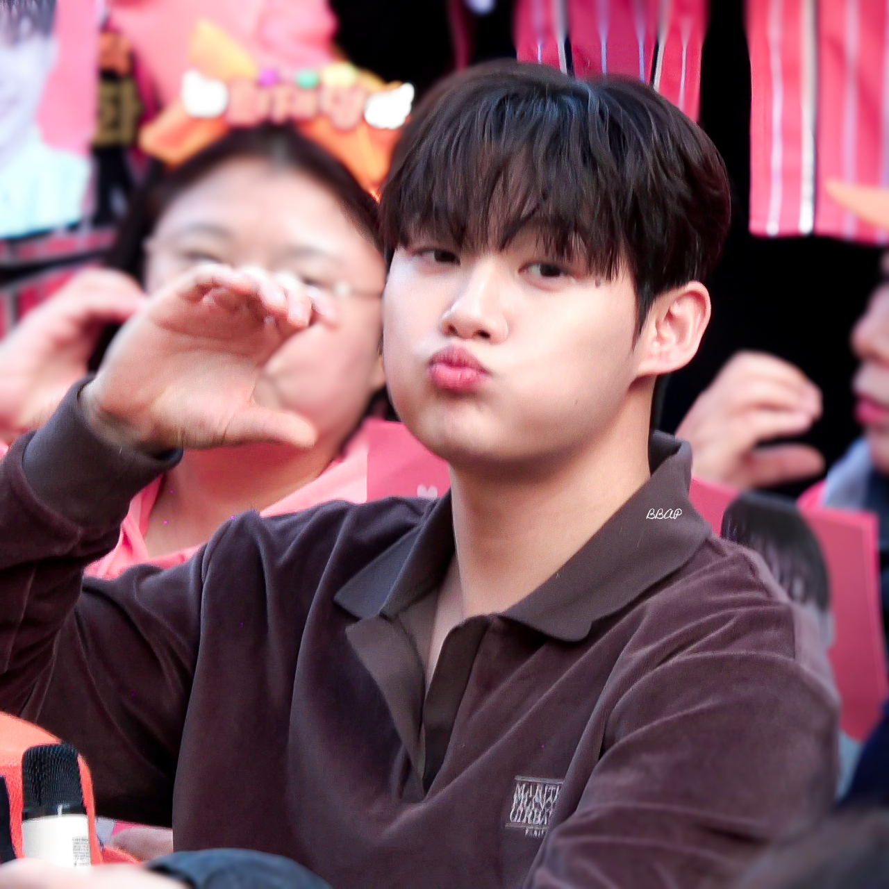 A moment captured by a fan of Choi Jaemyeong