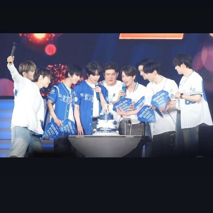 Recent activity shot of Choi Siwon
