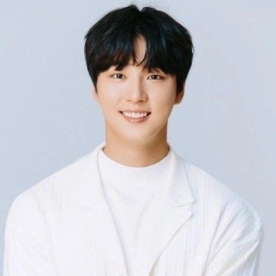 Recent activity shot of Yoon Shiyoon