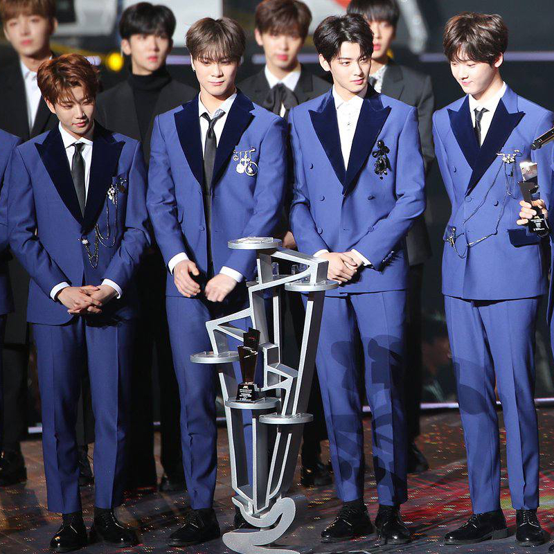 Recent activity shot of Cha Eunwoo