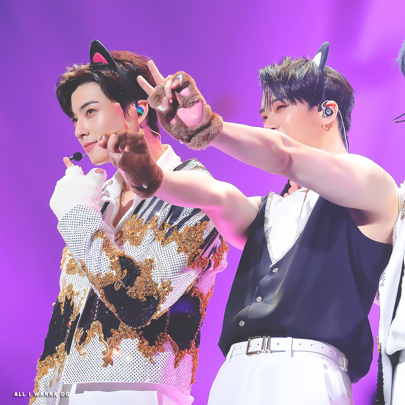 Behind-the-scenes cut of Cha Eunwoo