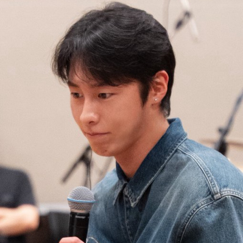 Behind-the-scenes cut of Lee Jaewook