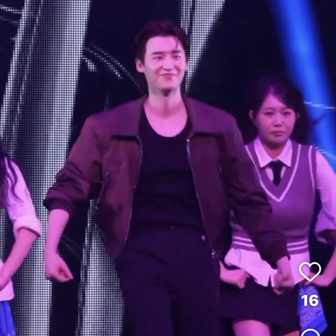 Behind-the-scenes cut of Lee Jongsuk