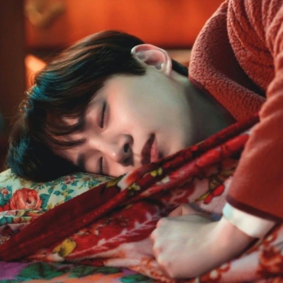 Behind-the-scenes cut of Lee Junho