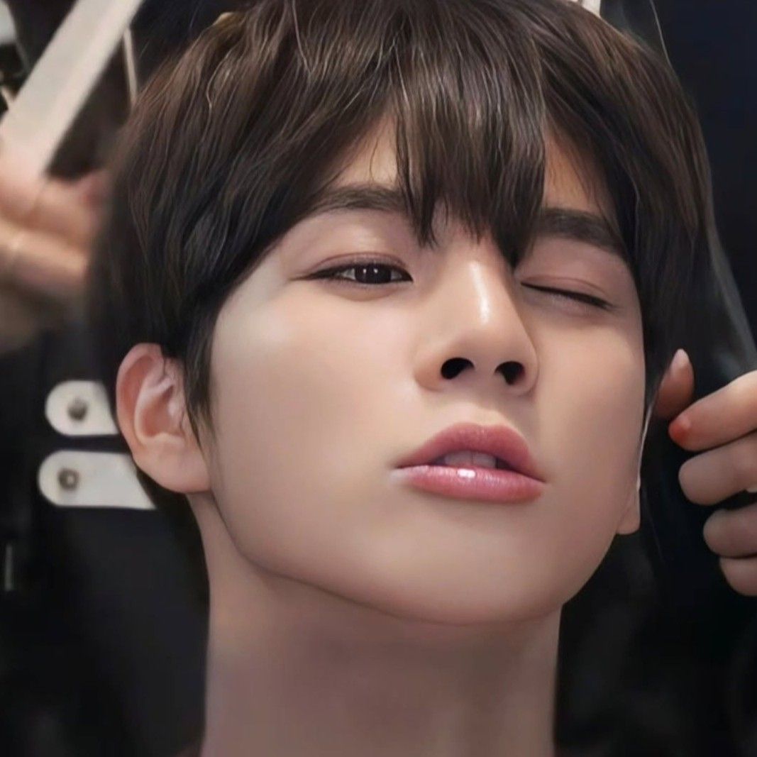 Behind-the-scenes cut of Jeong Dongwon