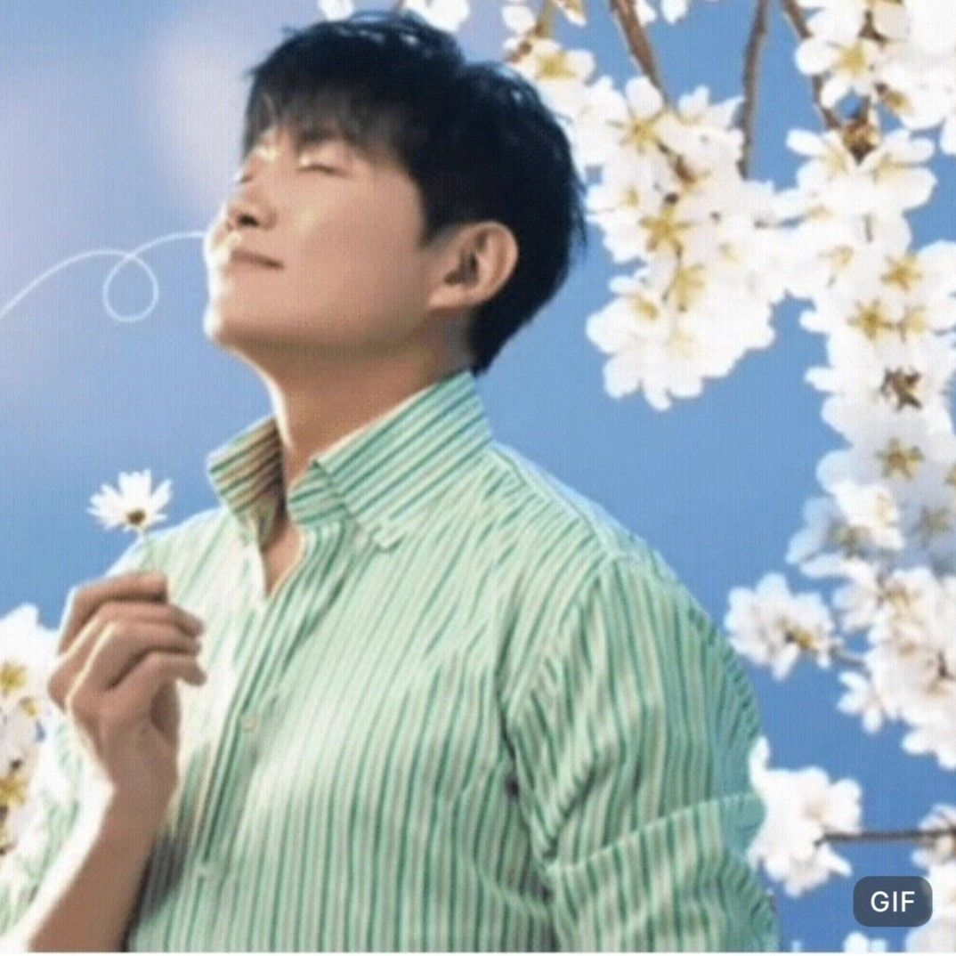 A moment captured by a fan of Kim Yongpil