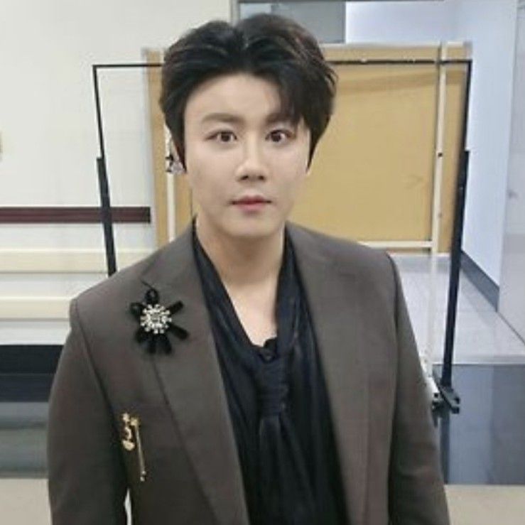 진해성의 비하인드 컷