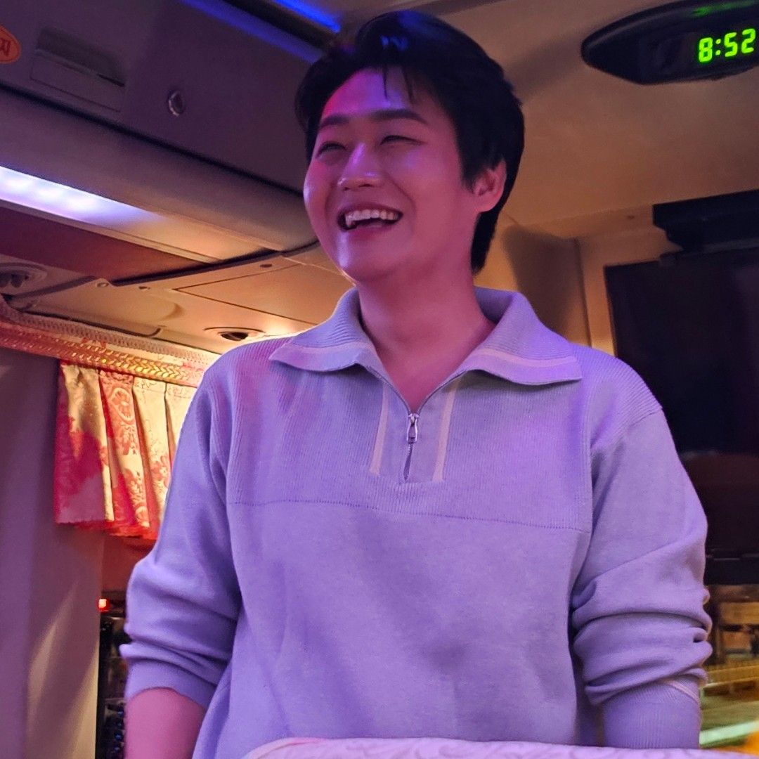 A moment captured by a fan of Min Soohyun