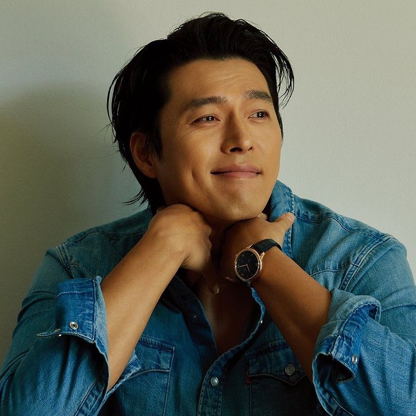 Momen yang diabadikan oleh penggemar Hyun Bin