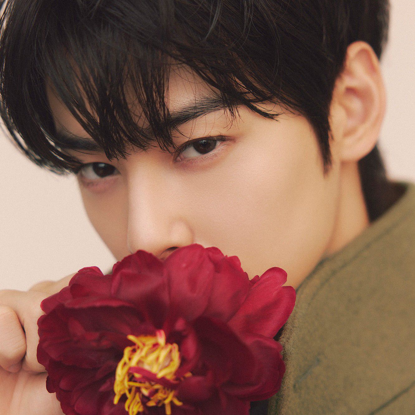 Foto terbaru dari Cha Eunwoo