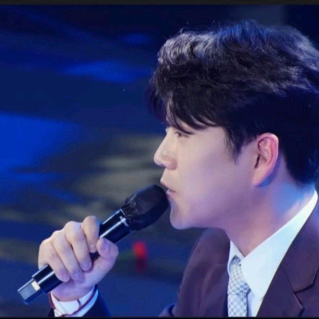 Behind-the-scenes cut of Hwang Youngwoong