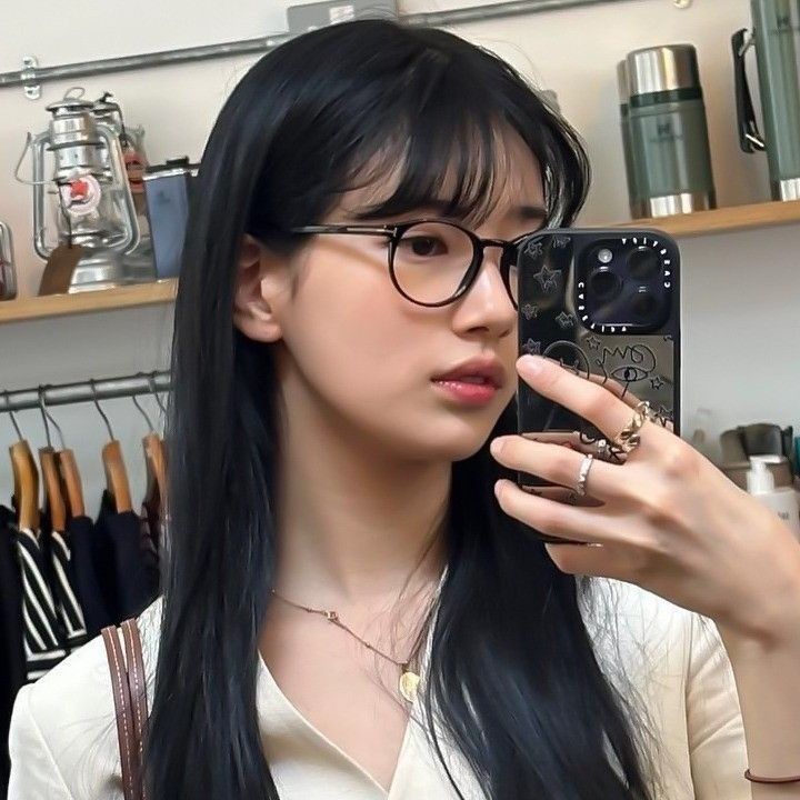 ペ・スジの最近の活動ショット