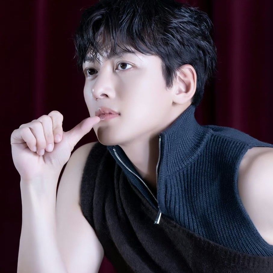 Behind-the-scenes cut of Ji Changwook