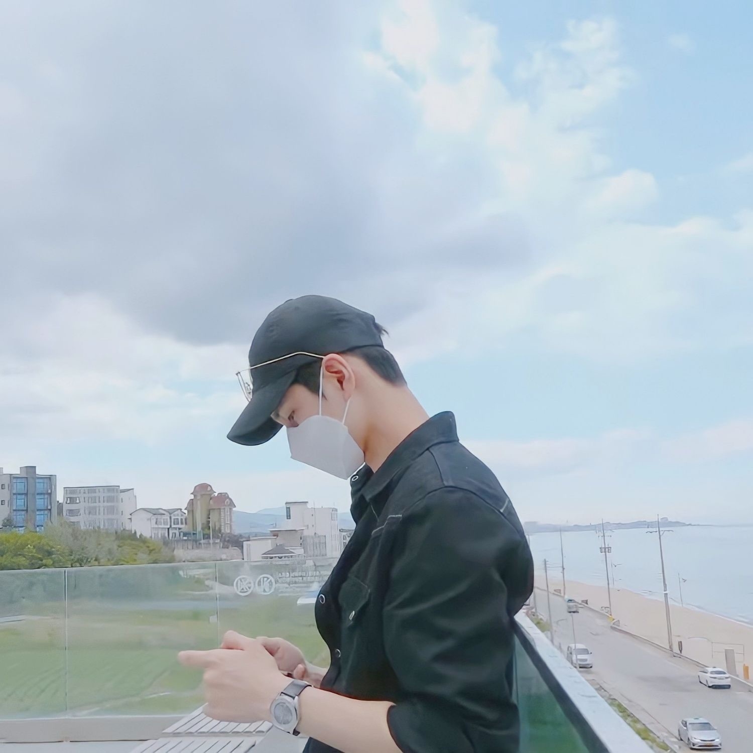 A moment captured by a fan of Ong Seongwu