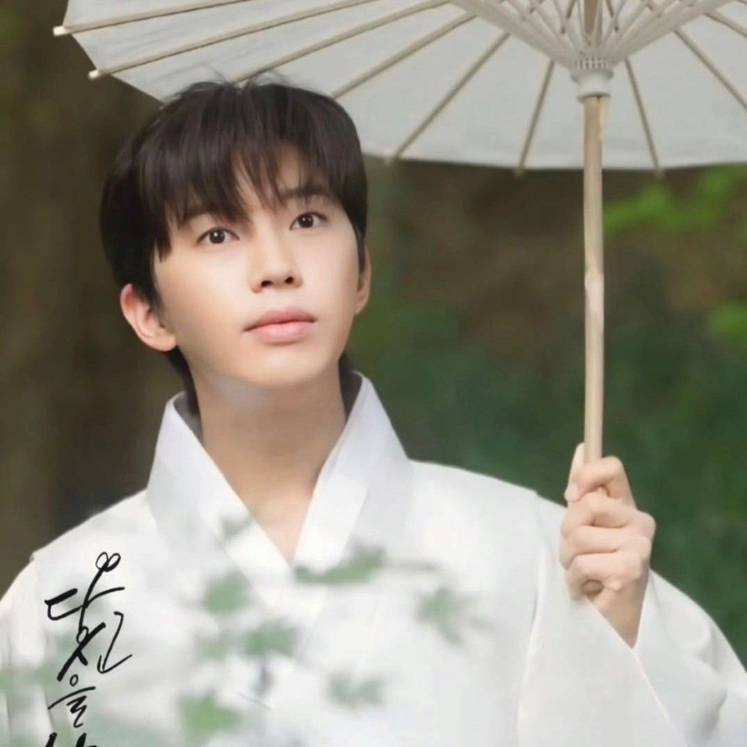 Foto kegiatan terbaru dari Lim Youngwoong