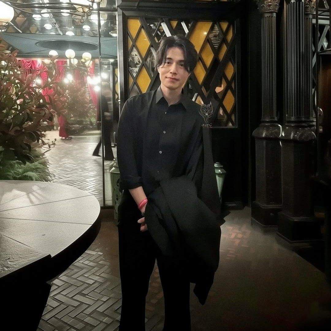 Recent activity shot of Lee Dongwook