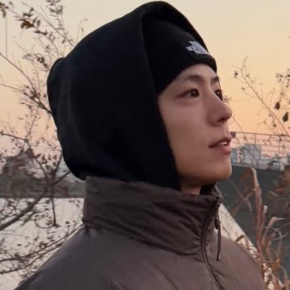 Recent activity shot of Park Bogum