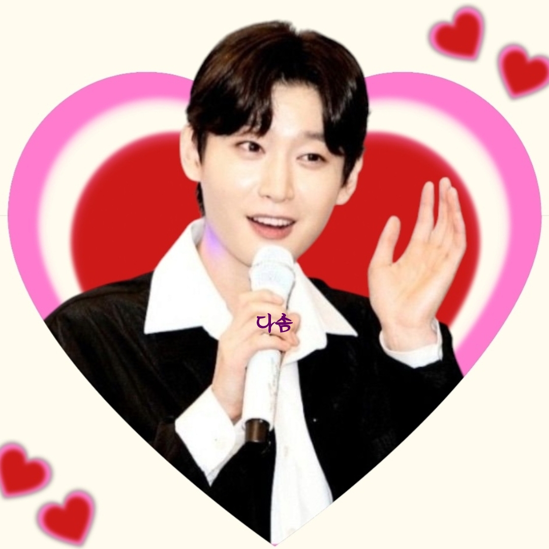 A moment captured by a fan of Kim Yongbin